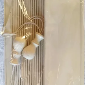 Large Alabaster Cream Wooden Venetian Blind with Pelmet Bracket - Image 3