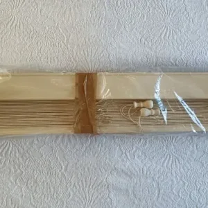 Large Alabaster Cream Wooden Venetian Blind with Pelmet Bracket - Image 6