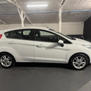 Ford Fiesta 1.0T EcoBoost Zetec Euro 6 (s/s) 5dr Petrol - Image 6