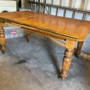 Antique pine extendible table