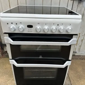Indesit Electric Cooker 60cm - Image 2