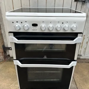 Indesit Electric Cooker 60cm - Image 3