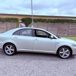 2006 Toyota Avensis D-Cat 2.2 D4-D 6-Speed Manual - Image 2