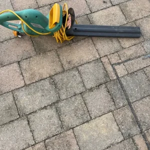Hedge cutter