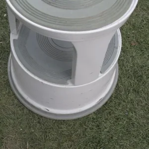 Metal step stool with wheels - Image 3