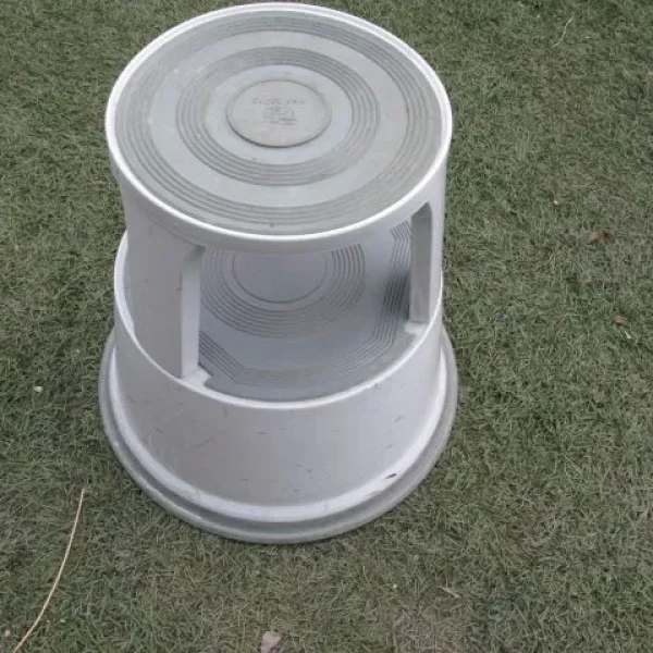 Metal step stool with wheels