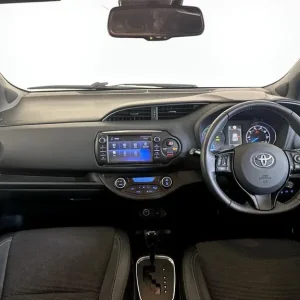 2020 Toyota Yaris 1.5 Hybrid Excel 5-door Hatchback - Image 3