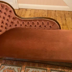 Pink chaise longue