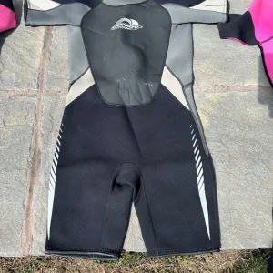 Three half wetsuits - Image 3