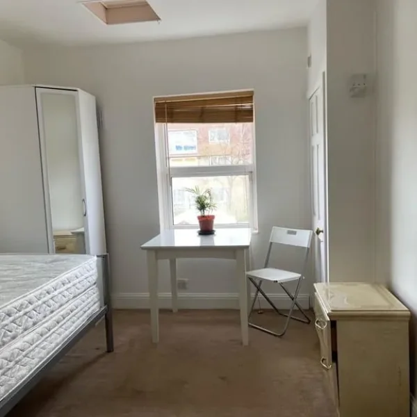 Double room to let