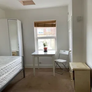 Double room to let