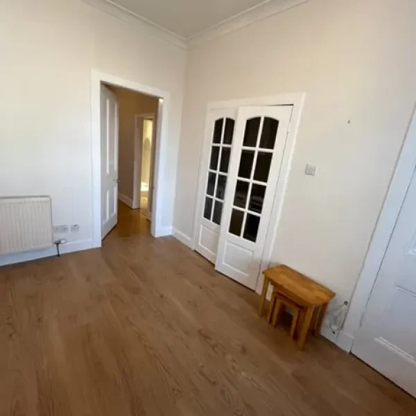 Flat to rent in Llandinam