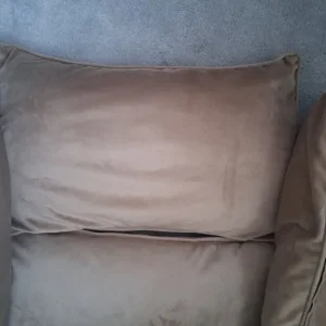4 x VELVET CUSHIONS - Image 3