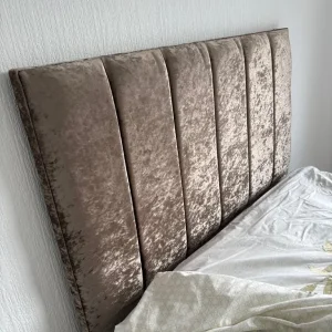 Beautiful bed and mattress as good as new - Image 2