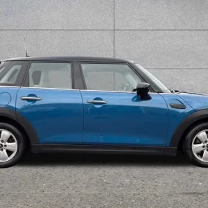 2023 MINI Hatch 1.5 Cooper Classic Premium Plus 5-door Auto - Image 4