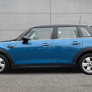 2023 MINI Hatch 1.5 Cooper Classic Premium Plus 5-door Auto - Image 5