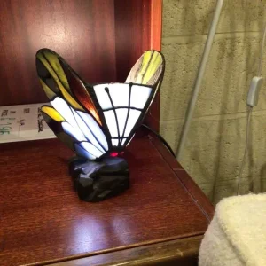 Butterfly shaped Tiffany style lamp - Image 3