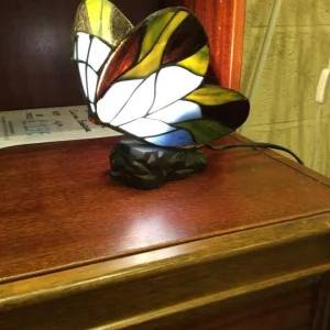 Butterfly shaped Tiffany style lamp - Image 6