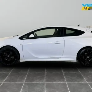 2013 Vauxhall Astra GTC 2.0T VXR Euro 5 (S/S) 3-door with heated seats and service history - Image 7