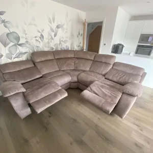 2 years old Moreno corner power sofa - Image 2
