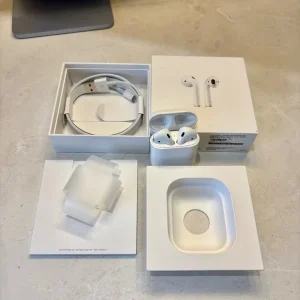 Apple AirPods 2 (2nd generation) - Image 3