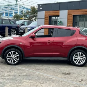 2012 Nissan Juke 1.6 Tekna Euro 5 (s/s) 5-door hatchback petrol manual - Image 5