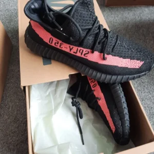 Adidas Yeezys 350 - Image 4