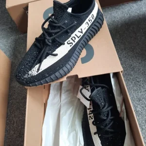 Adidas Yeezys 350 - Image 6