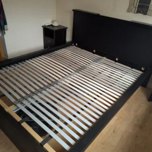 King size bed with 2 pull-out storage drawers - Image 2