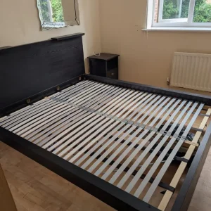 King size bed with 2 pull-out storage drawers