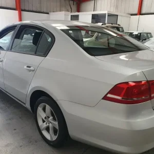 VOLKSWAGEN PASSAT 1.6 TDI BLUEMOTION GEN 28,000 MILES - Image 5