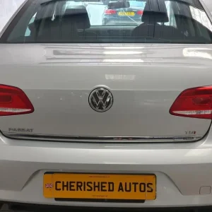 VOLKSWAGEN PASSAT 1.6 TDI BLUEMOTION GEN 28,000 MILES - Image 7