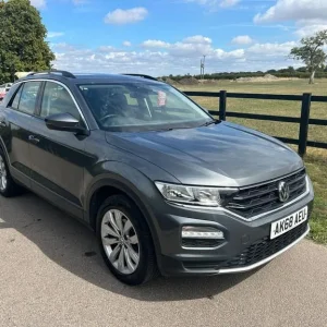 2018 Volkswagen T-Roc 1.6 TDI SE Euro 6 Diesel Manual 5-door SUV - Image 5