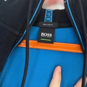 Hugo Boss black and blue zip up jacket - Image 3