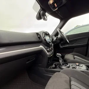 2019 MINI Countryman 1.5 Cooper S E-Sport PHEV 5-door All4 - Image 2