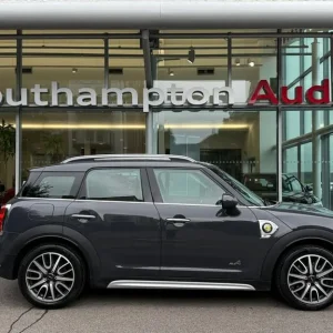 2019 MINI Countryman 1.5 Cooper S E-Sport PHEV 5-door All4 - Image 4
