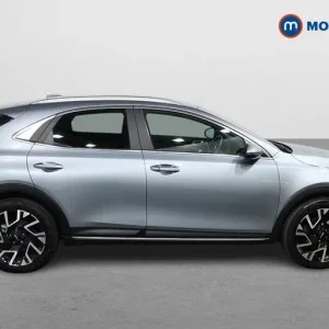 2024 Kia XCeed 1.5T GDi ISG 3-door hatchback with manual transmission - Image 8
