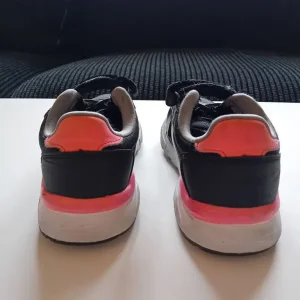 Girls black trainers size 12 - Image 3