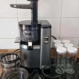 Nama cold press juicer