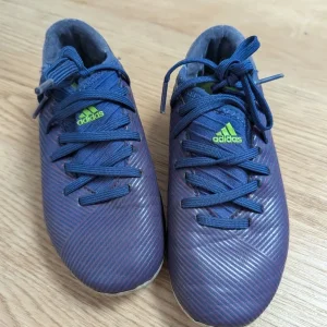 Kids Adidas football shoes size 12K (UK)