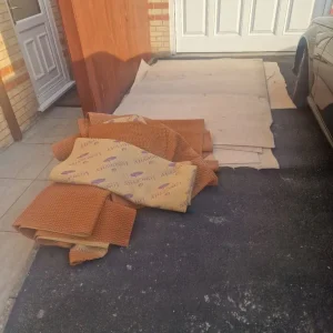 CARPET AND UNDERLAY