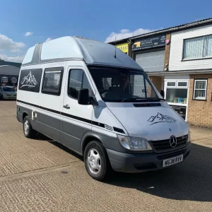 Mercedes Sprinter 4 berth off-grid camper campervan - Image 2