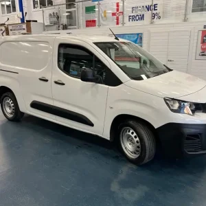 2020 Peugeot Partner 850 1.5 BlueHDi 100 Professional Crew Van - Image 2