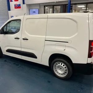 2020 Peugeot Partner 850 1.5 BlueHDi 100 Professional Crew Van - Image 4