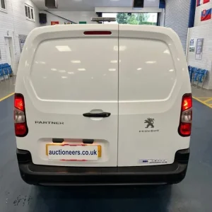 2020 Peugeot Partner 850 1.5 BlueHDi 100 Professional Crew Van - Image 8