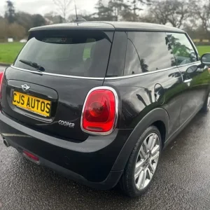 2016 Mini Cooper SE Seven Hatchback Manual - Image 8