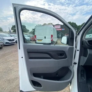 2017 Peugeot Expert PRO Standard Blue HDI Panel Van - Image 6