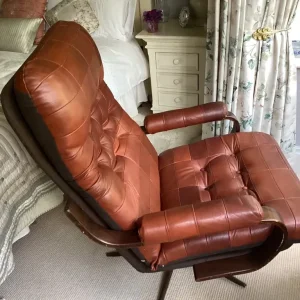 Retro swivel Chestnut Faux Leather Chair - Image 2