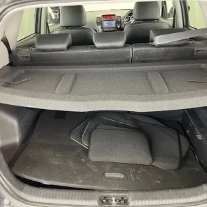 2017 Kia Venga 1.6 4MPV 5-door Petrol Manual with Panoramic Roof and Heated Seats - Image 7