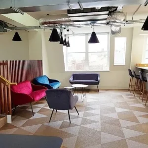Furnished office spaces for 3 to 250 desks - Image 7